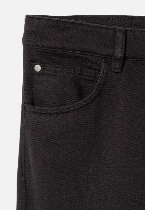 Garment-dyed tapered jeans black