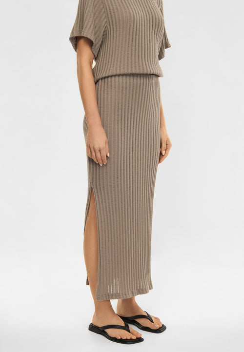 Mait mud brown