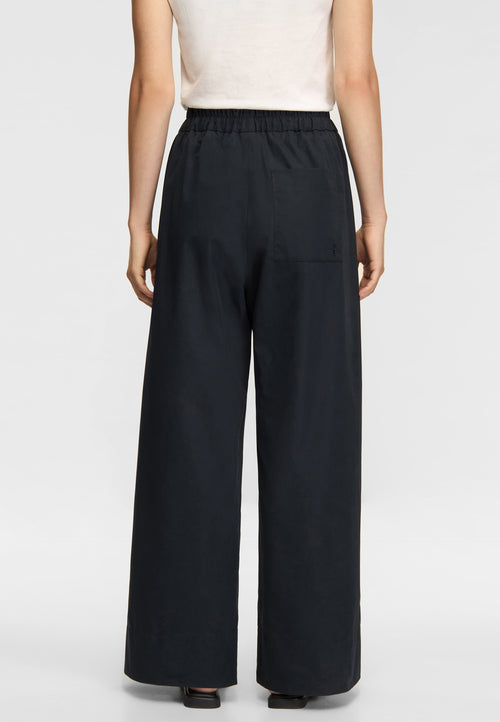 Saralee dark navy